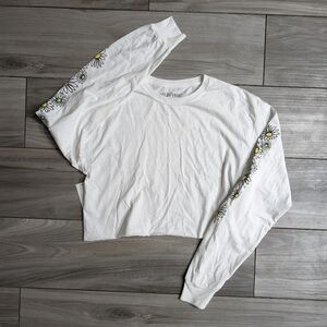 2/$20 Ace Apparel White Daisy Long Sleeved Cropped Shirt
